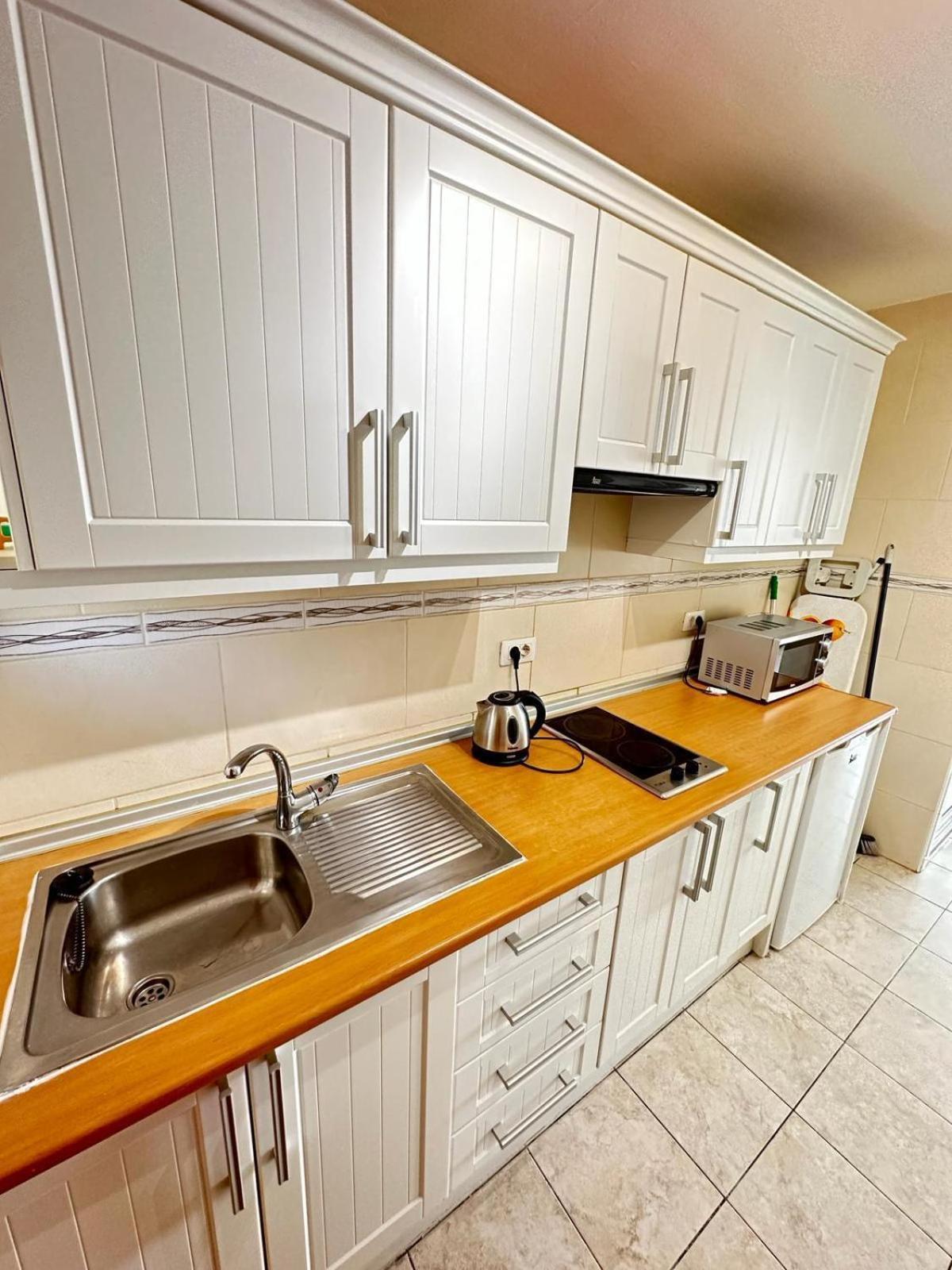 Firstline Apartment Los Cristianos Арона Екстериор снимка