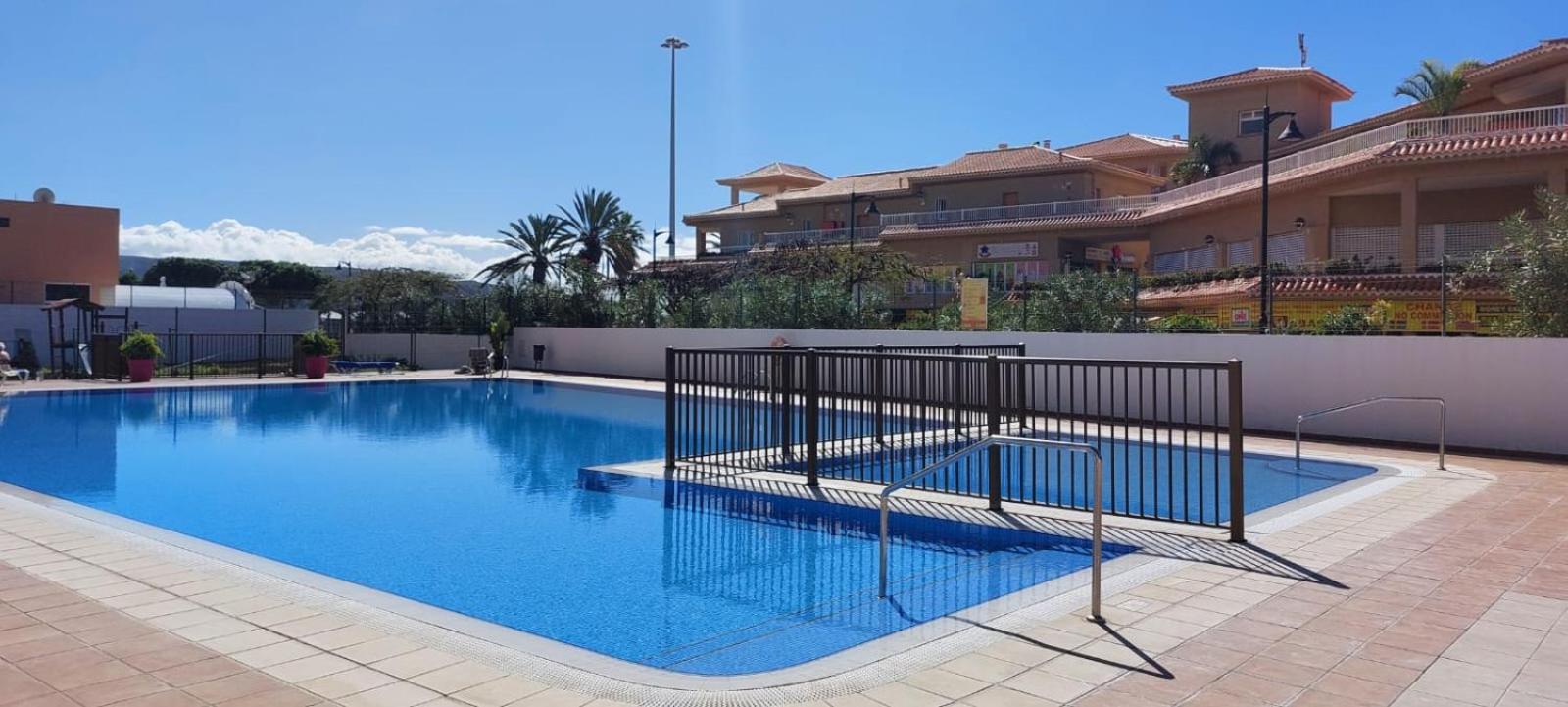 Firstline Apartment Los Cristianos Арона Екстериор снимка