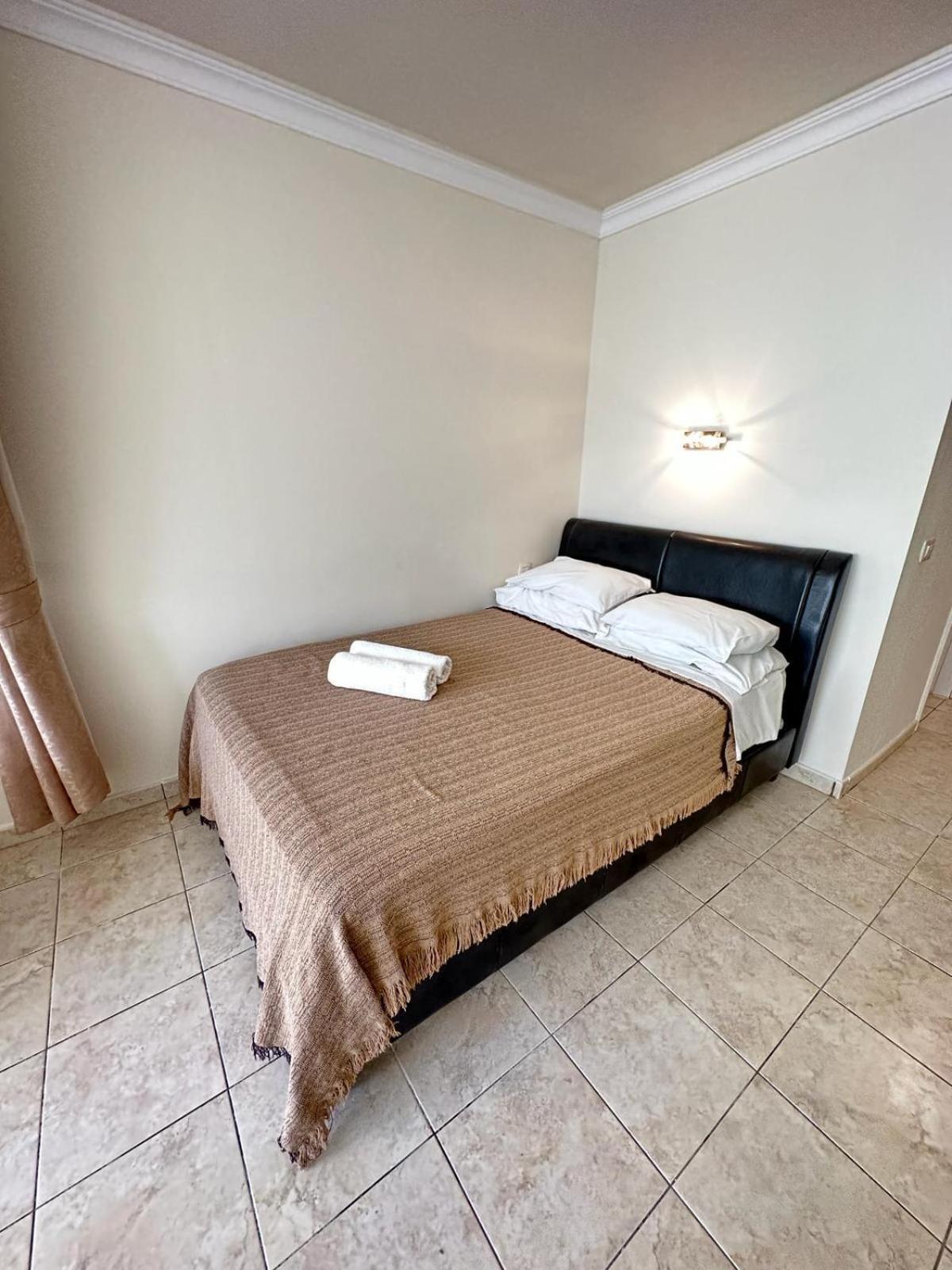 Firstline Apartment Los Cristianos Арона Екстериор снимка