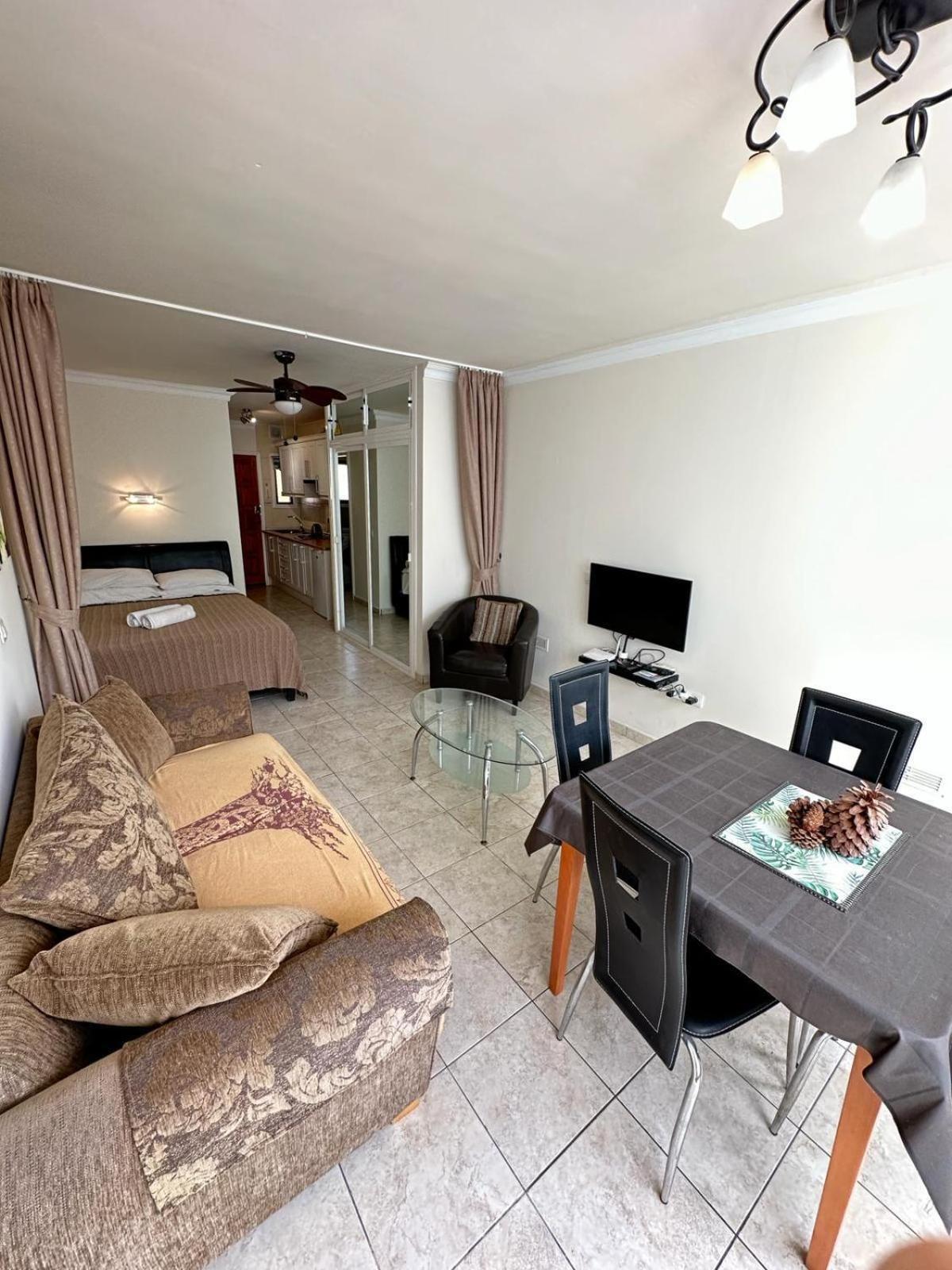 Firstline Apartment Los Cristianos Арона Екстериор снимка