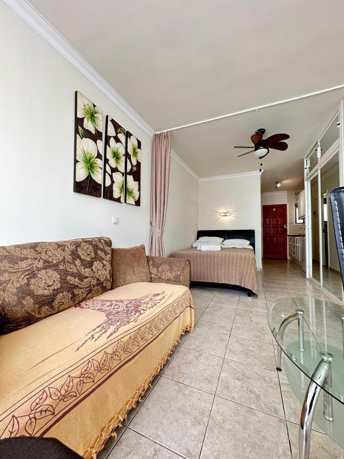 Firstline Apartment Los Cristianos Арона Екстериор снимка