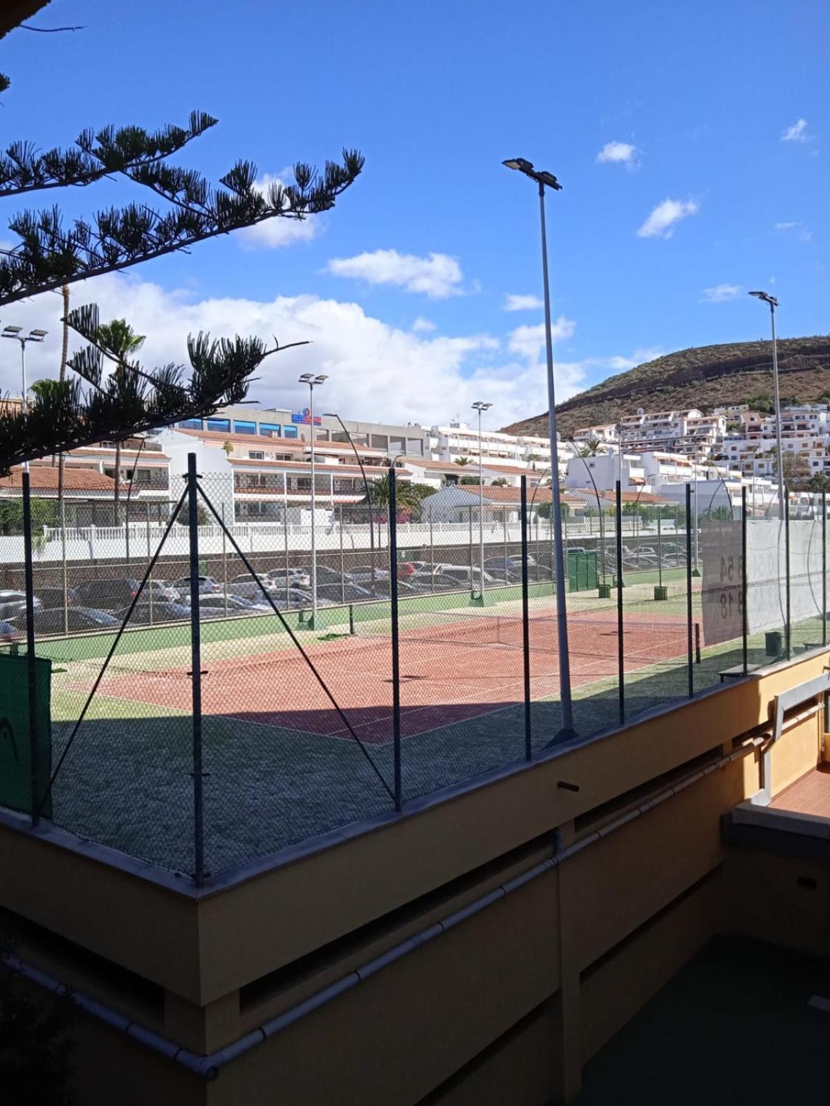 Firstline Apartment Los Cristianos Арона Екстериор снимка