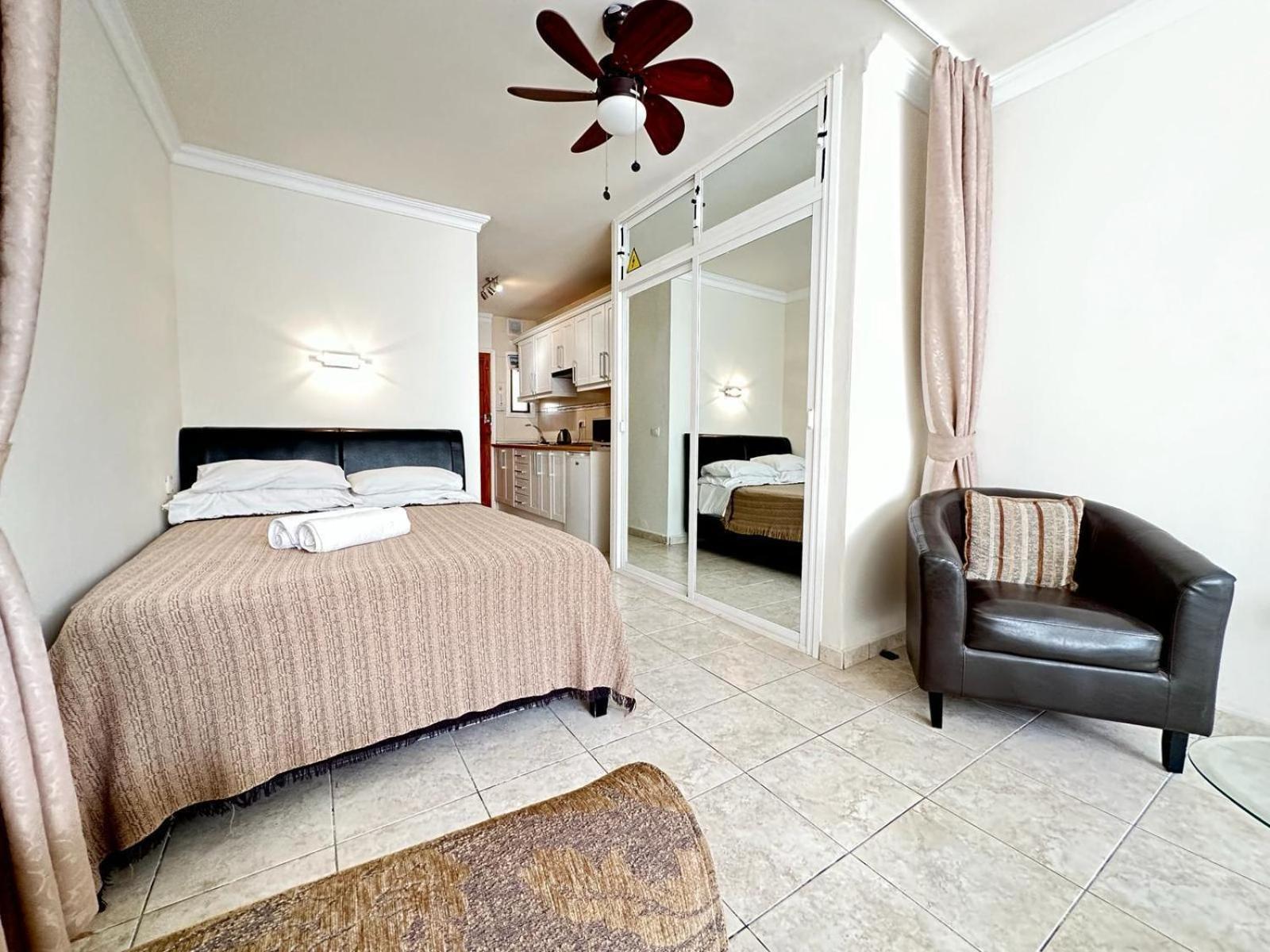 Firstline Apartment Los Cristianos Арона Екстериор снимка
