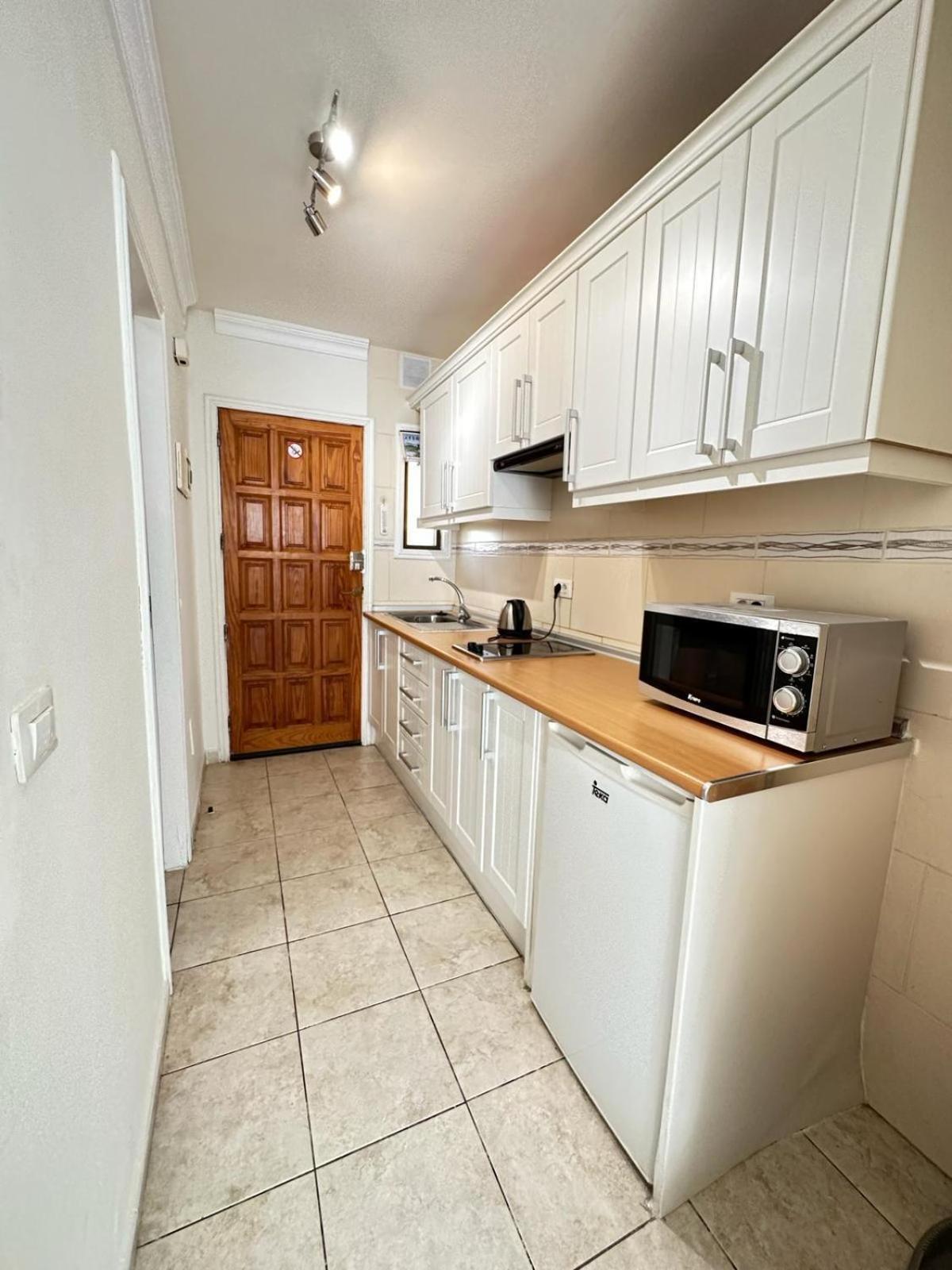 Firstline Apartment Los Cristianos Арона Екстериор снимка
