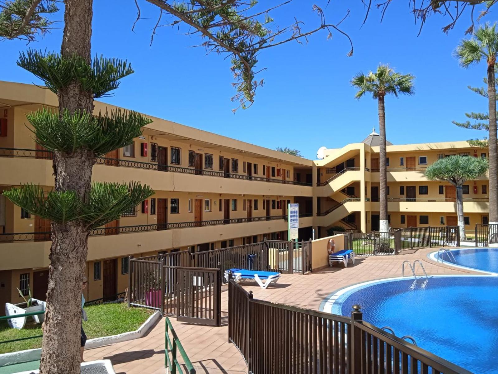 Firstline Apartment Los Cristianos Арона Екстериор снимка