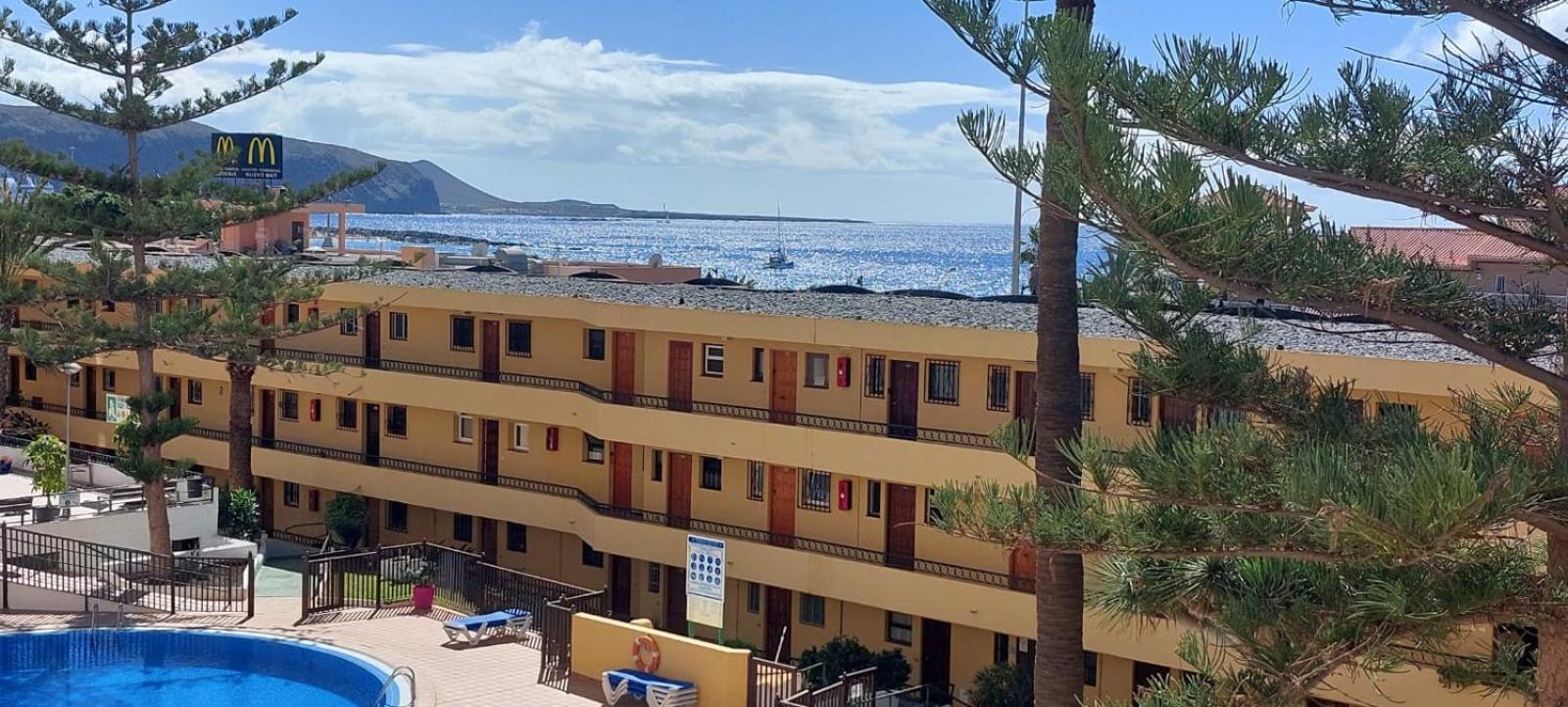 Firstline Apartment Los Cristianos Арона Екстериор снимка
